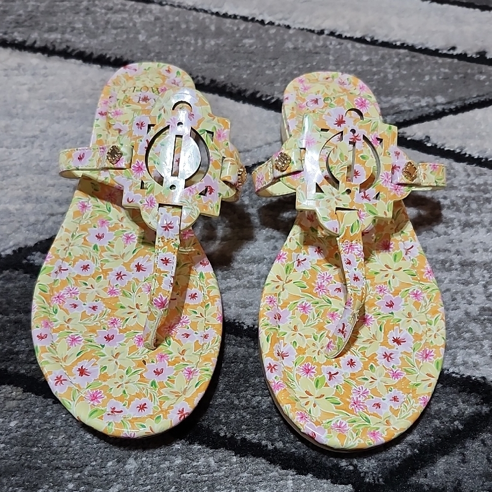 CROWN & IVY WYLIE PAINTED PETALS SLIP-ON FLORAL SANDALS SIZE 8M